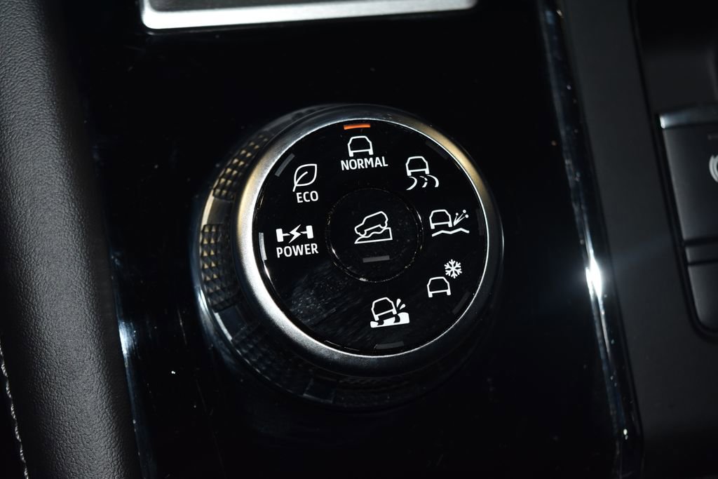 Used 2024 Mitsubishi Outlander Ralliart image 17