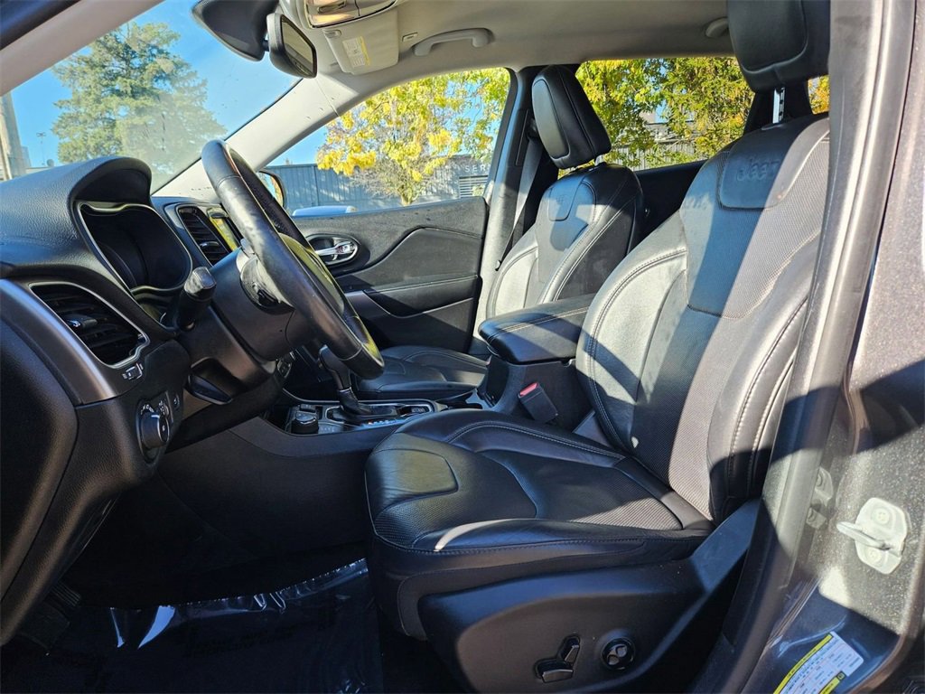 Used 2019 Jeep Cherokee Limited image 9