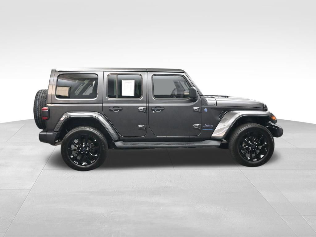 Used 2025 Jeep Wrangler Unlimited Sahara AWD/4WD image 6