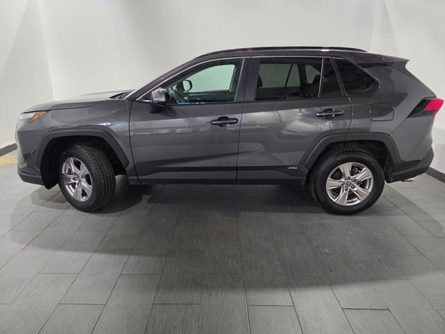 Used 2025 Toyota RAV4 XLE AWD/4WD image 2