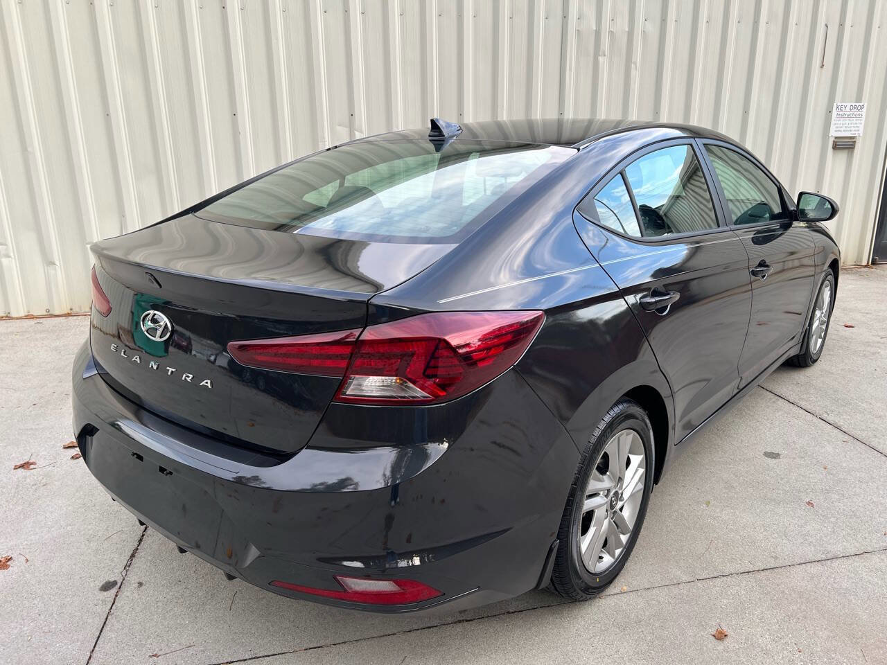 Used 2020 Hyundai Elantra SEL w/ Convenience Package (C2) image 3