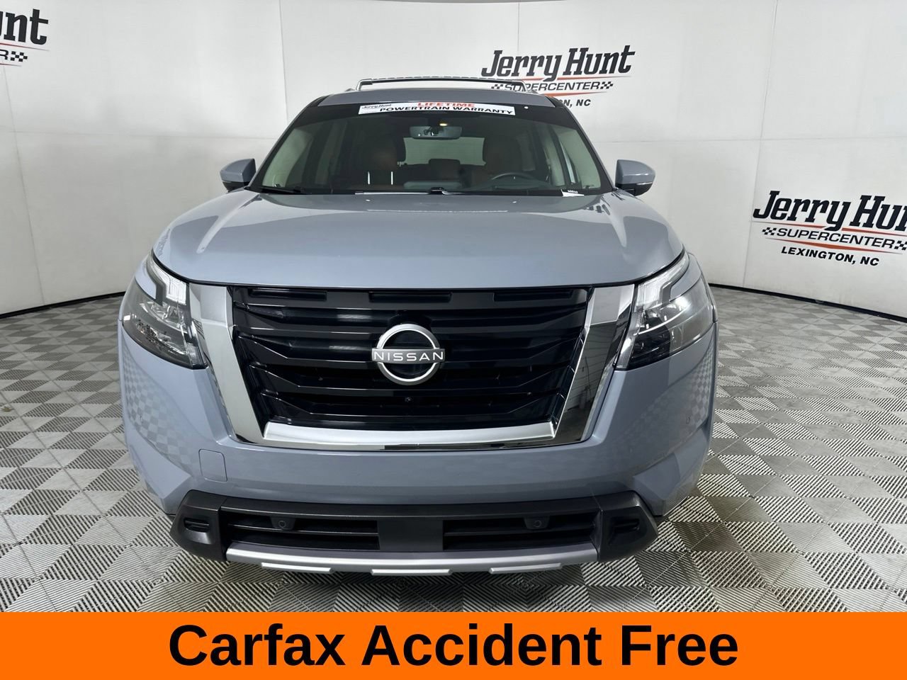 Used 2025 Nissan Pathfinder Platinum w/ Cargo Package FWD image 3