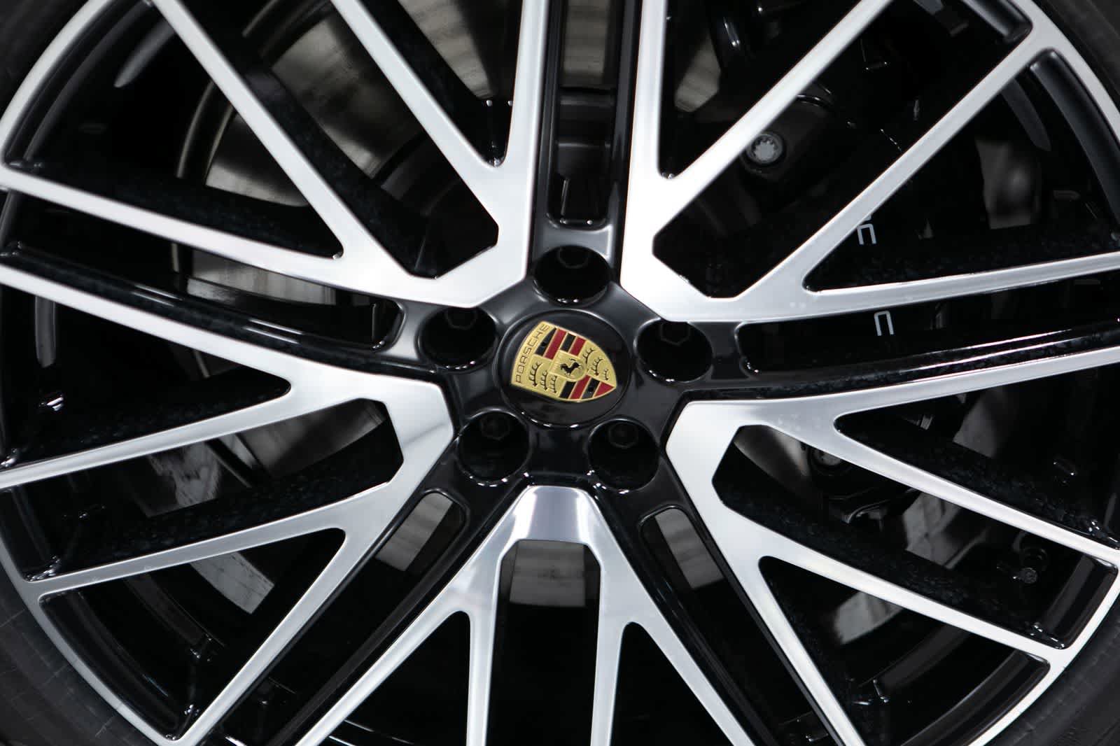 New 2026 Porsche Macan GTS AWD/4WD image 11