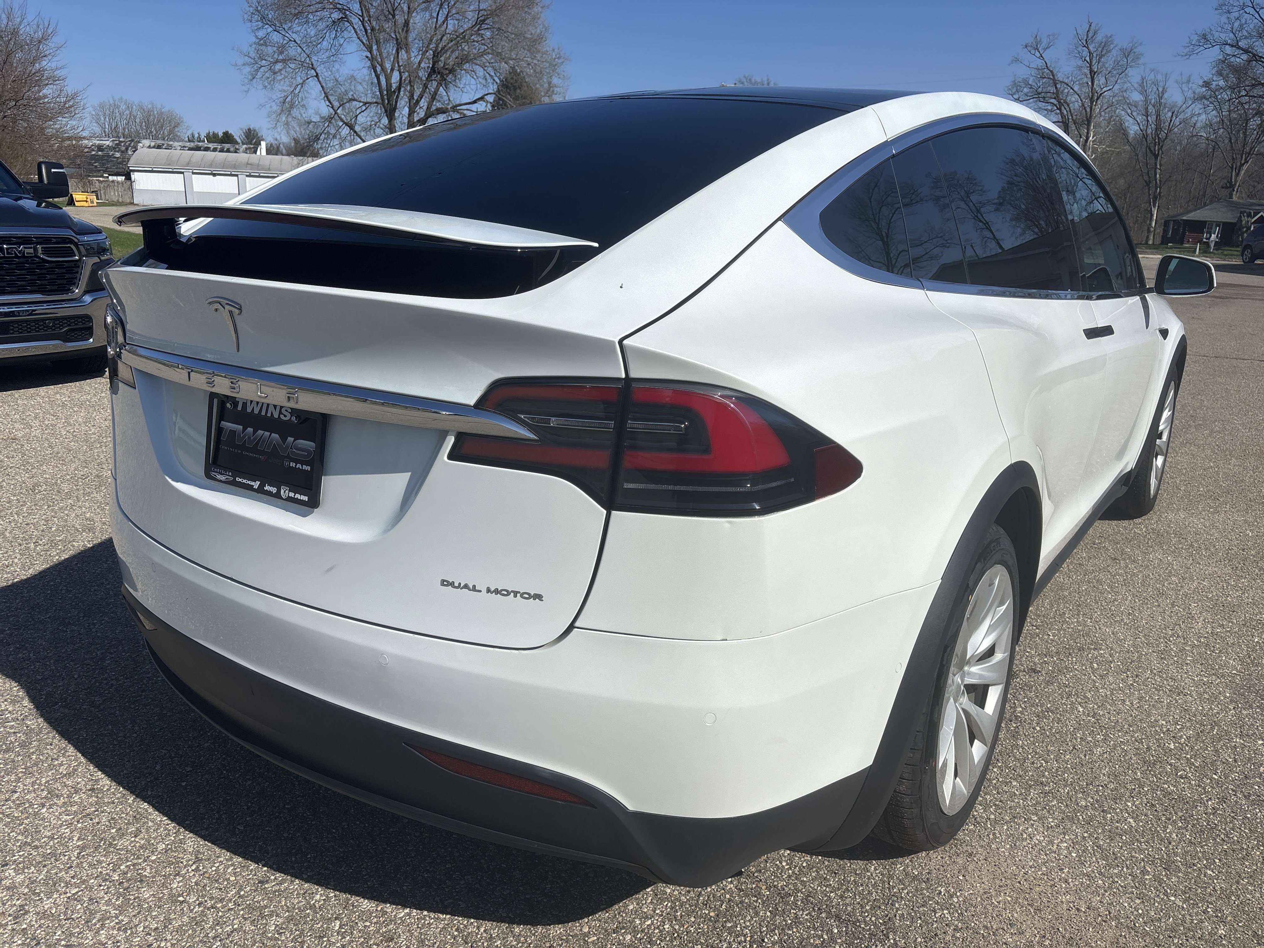 Used 2020 Tesla Model X Long Range image 6