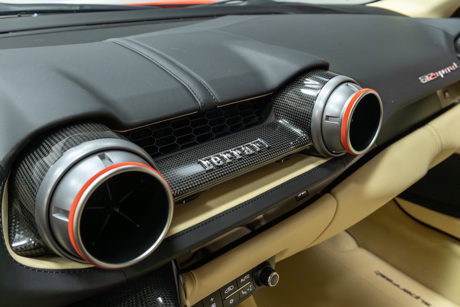 Used 2018 Ferrari 812 Superfast image 15