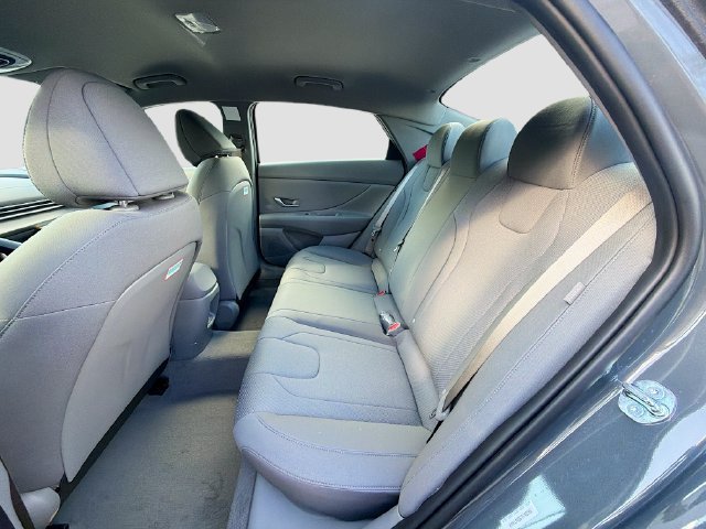 Certified 2026 Hyundai Elantra SE FWD image 25