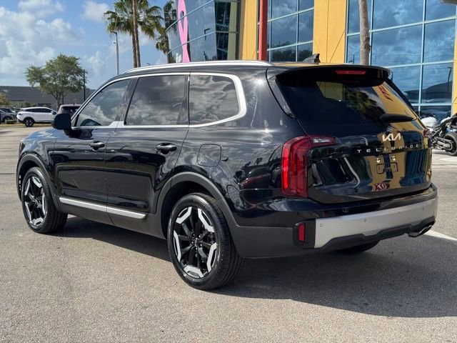 Used 2023 Kia Telluride S image 3
