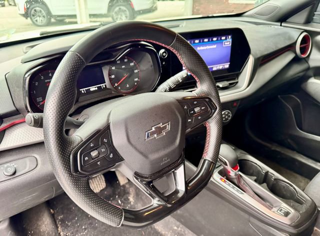 Used 2024 Chevrolet Trax RS w/ Driver Confidence Package FWD image 8