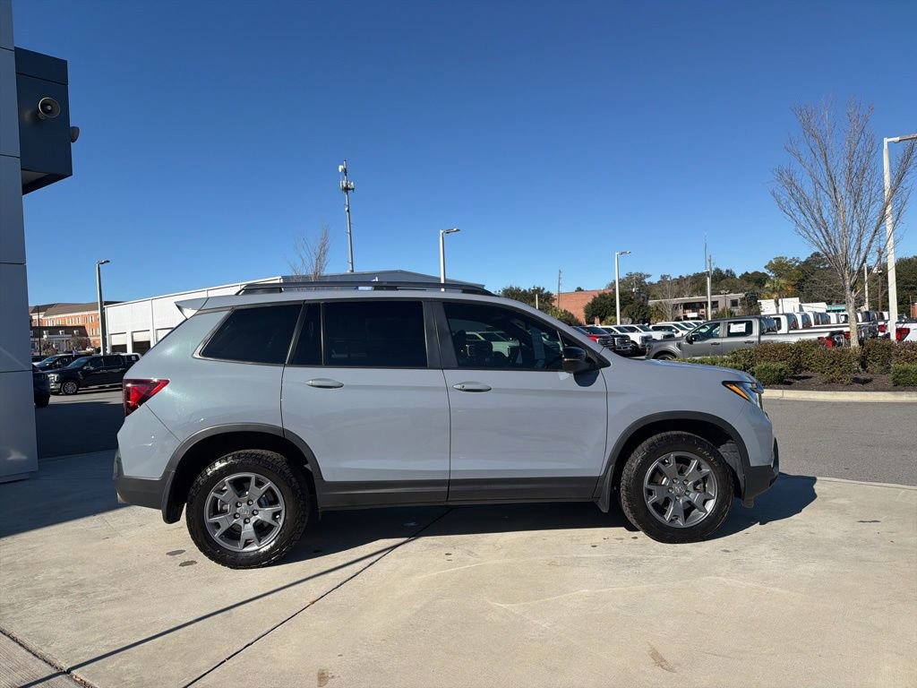 Used 2025 Honda Passport TrailSport image 11