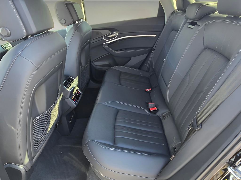 Used 2020 Audi e-tron Premium Plus image 14