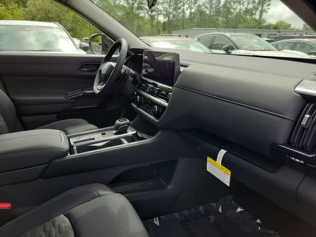 New 2026 Nissan Pathfinder SV image 32