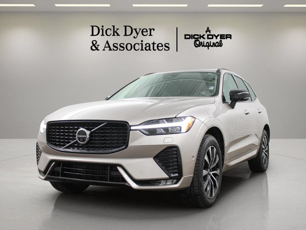 Used 2025 Volvo XC60 B5 Plus w/ Protection Package Premier AWD/4WD image 5