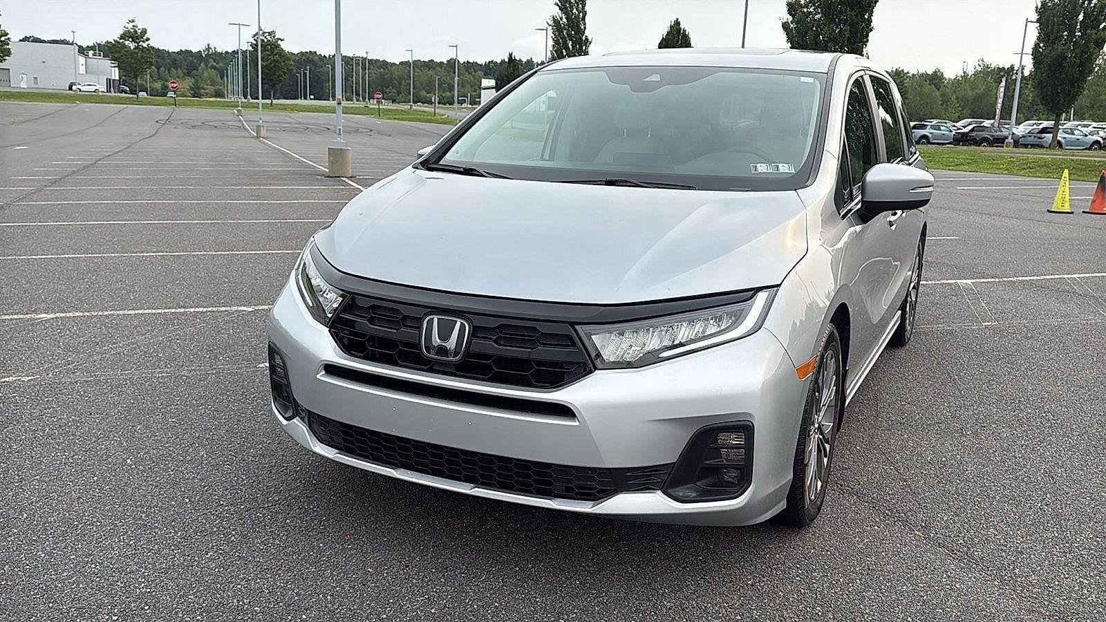 Used 2025 Honda Odyssey Touring image 14