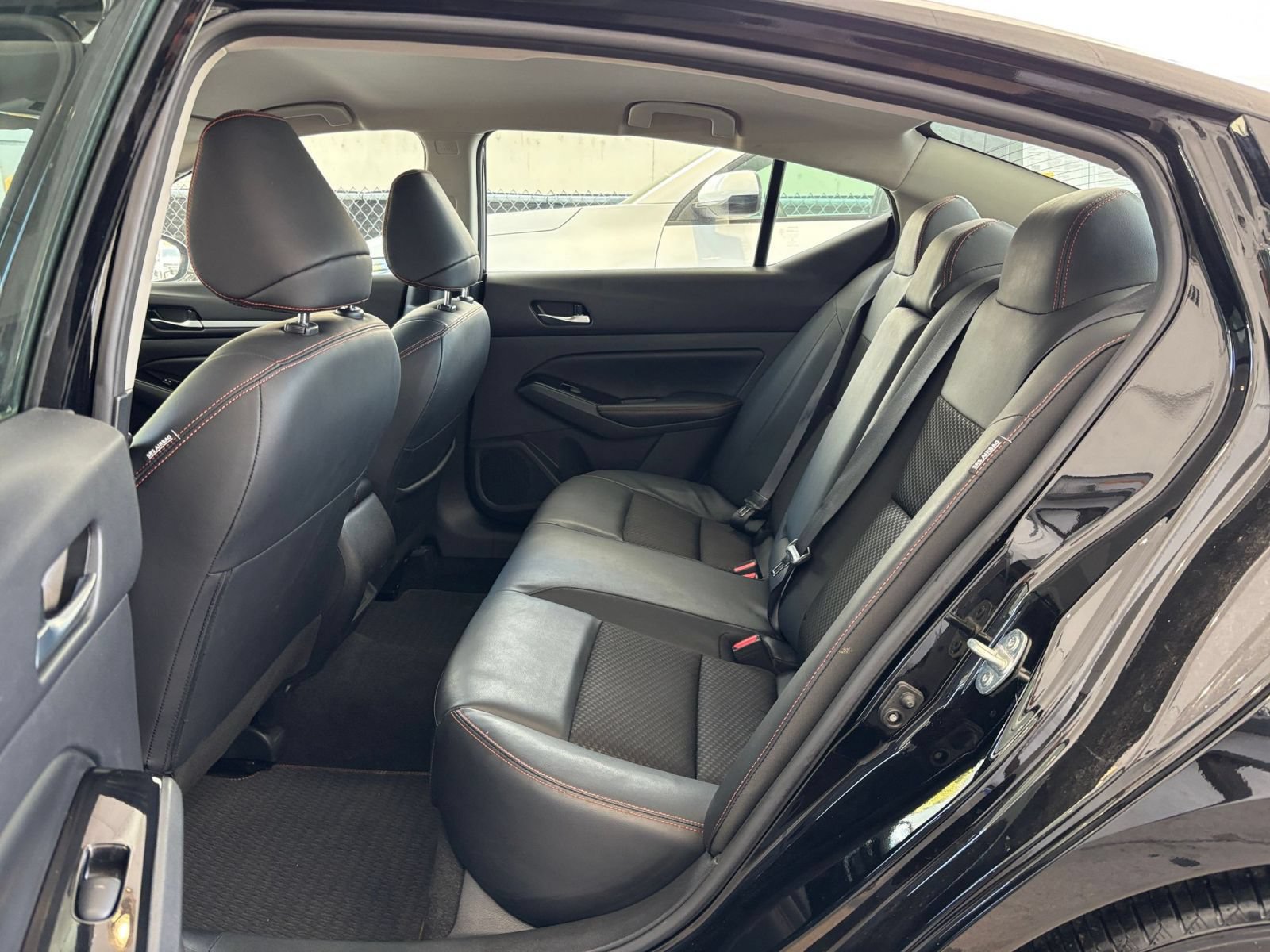 Used 2025 Nissan Altima 2.5 SR FWD image 25