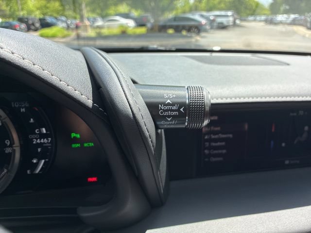 Used 2022 Lexus LC 500 Convertible w/ Touring Package RWD image 17