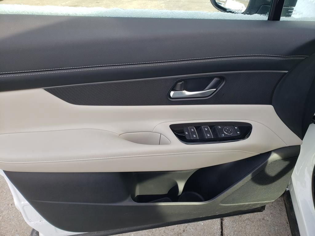 Certified 2025 Nissan Murano SV AWD/4WD image 14