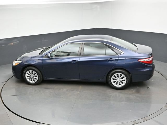 Used 2016 Toyota Camry LE image 38