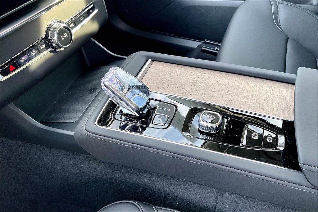 New 2026 Volvo XC90 B6 Core AWD/4WD image 22