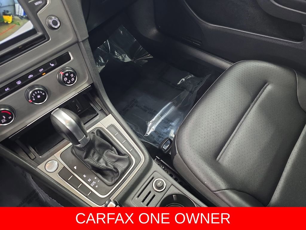 Used 2017 Volkswagen Golf Wolfsburg Edition image 25