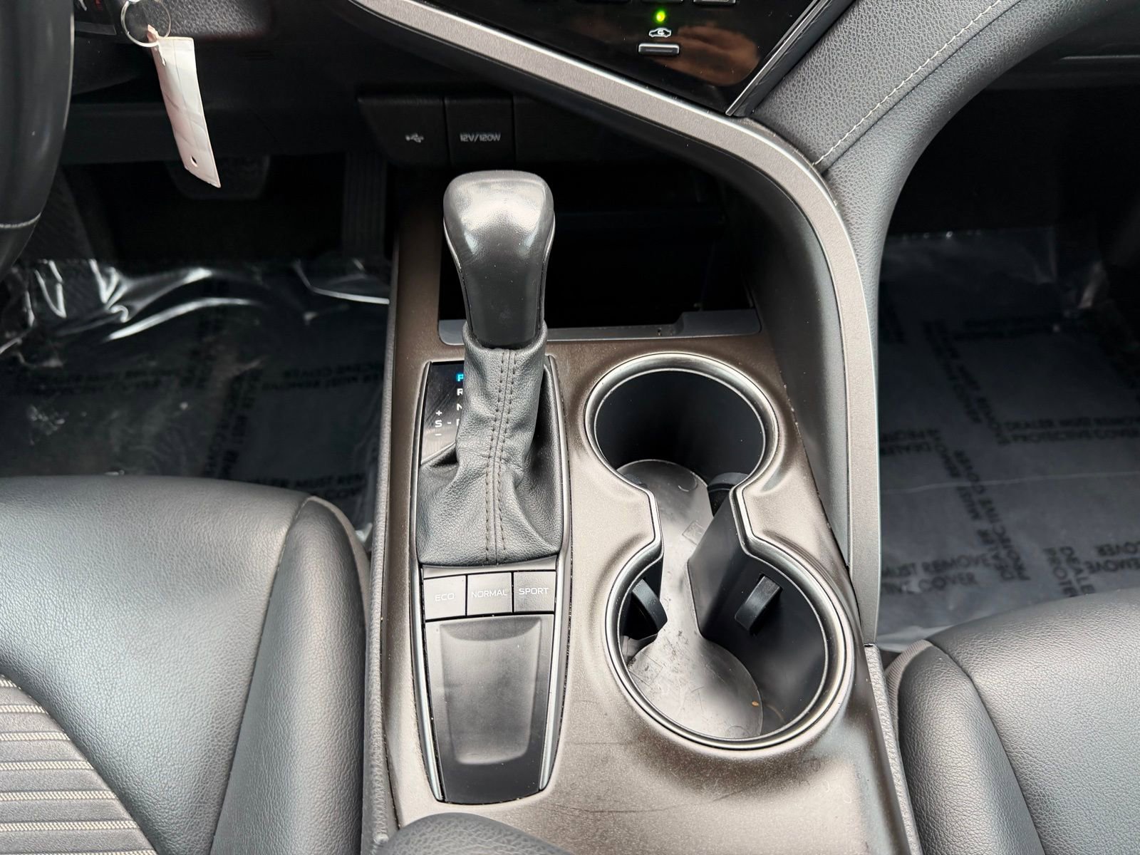 Used 2022 Toyota Camry SE FWD image 16