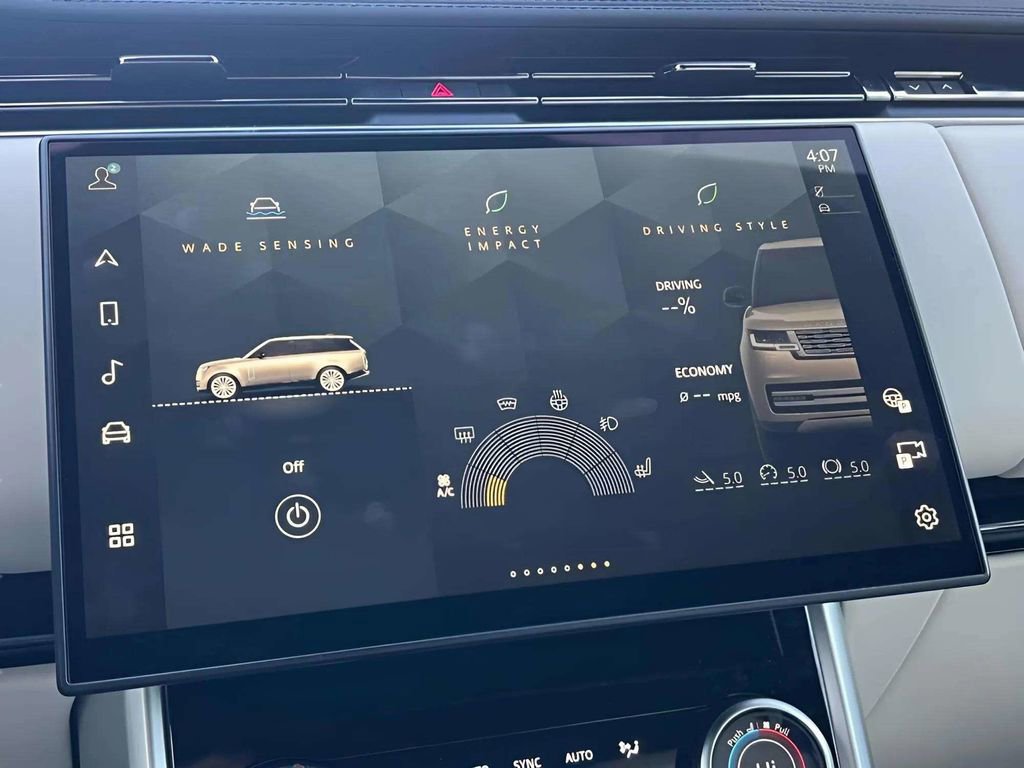 Used 2023 Land Rover Range Rover SE image 25