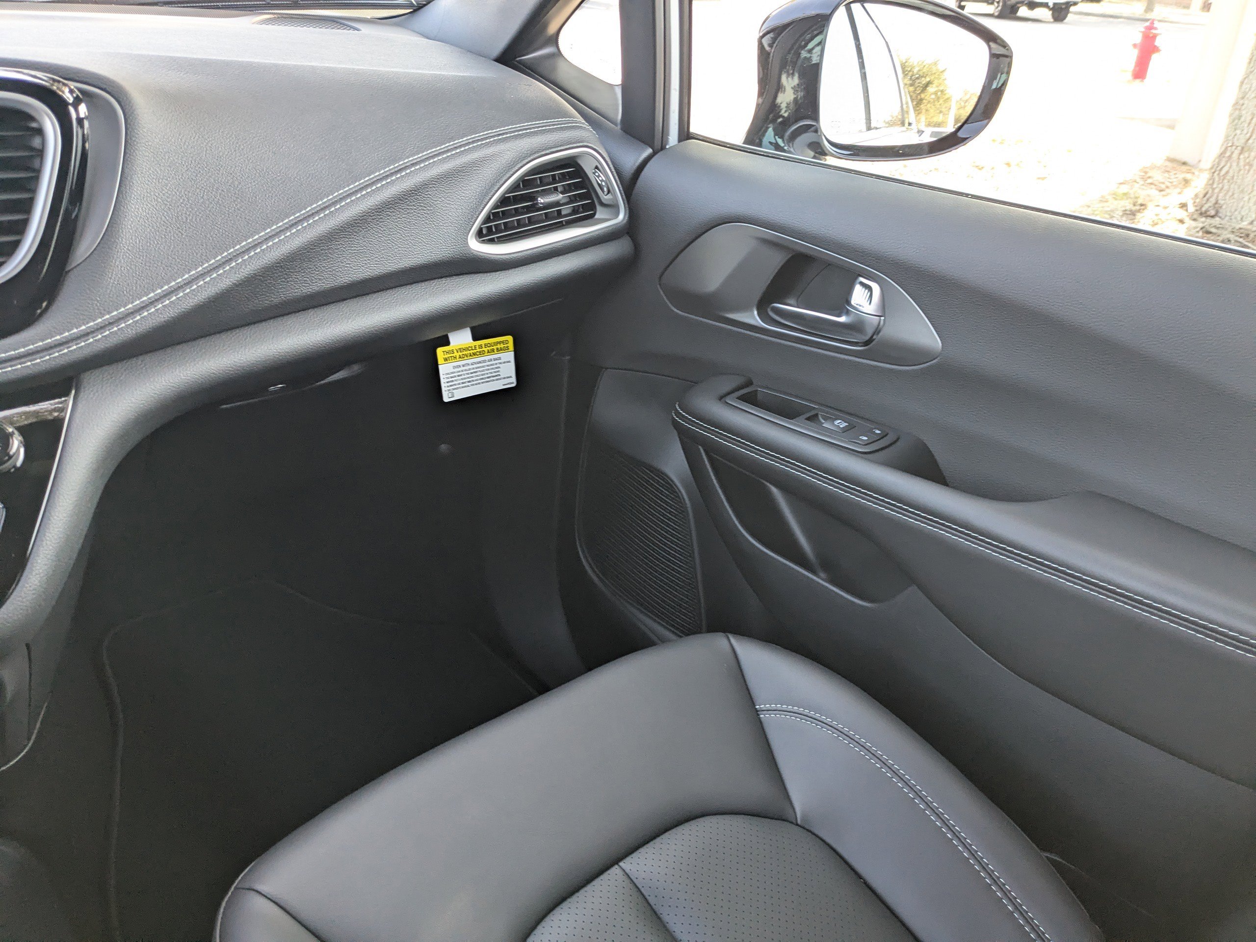 New 2026 Chrysler Pacifica Select image 17