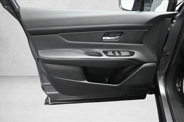 Used 2025 Nissan Murano SV AWD/4WD image 18
