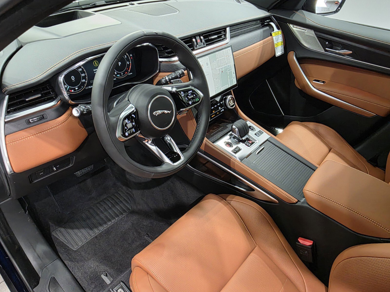 New 2026 Jaguar F-PACE R-Dynamic S image 7
