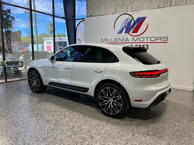 Used 2023 Porsche Macan Base image 4