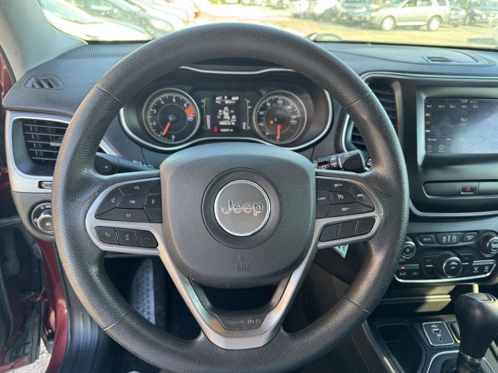 Used 2019 Jeep Cherokee Latitude w/ Popular Appearance Group image 10