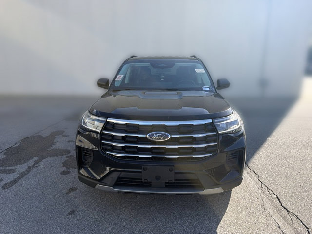 Used 2025 Ford Explorer Active AWD/4WD image 15