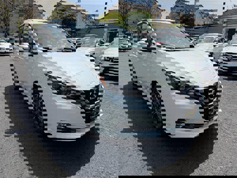 Used 2018 Nissan Leaf SV w/ Protection Package FWD image 3