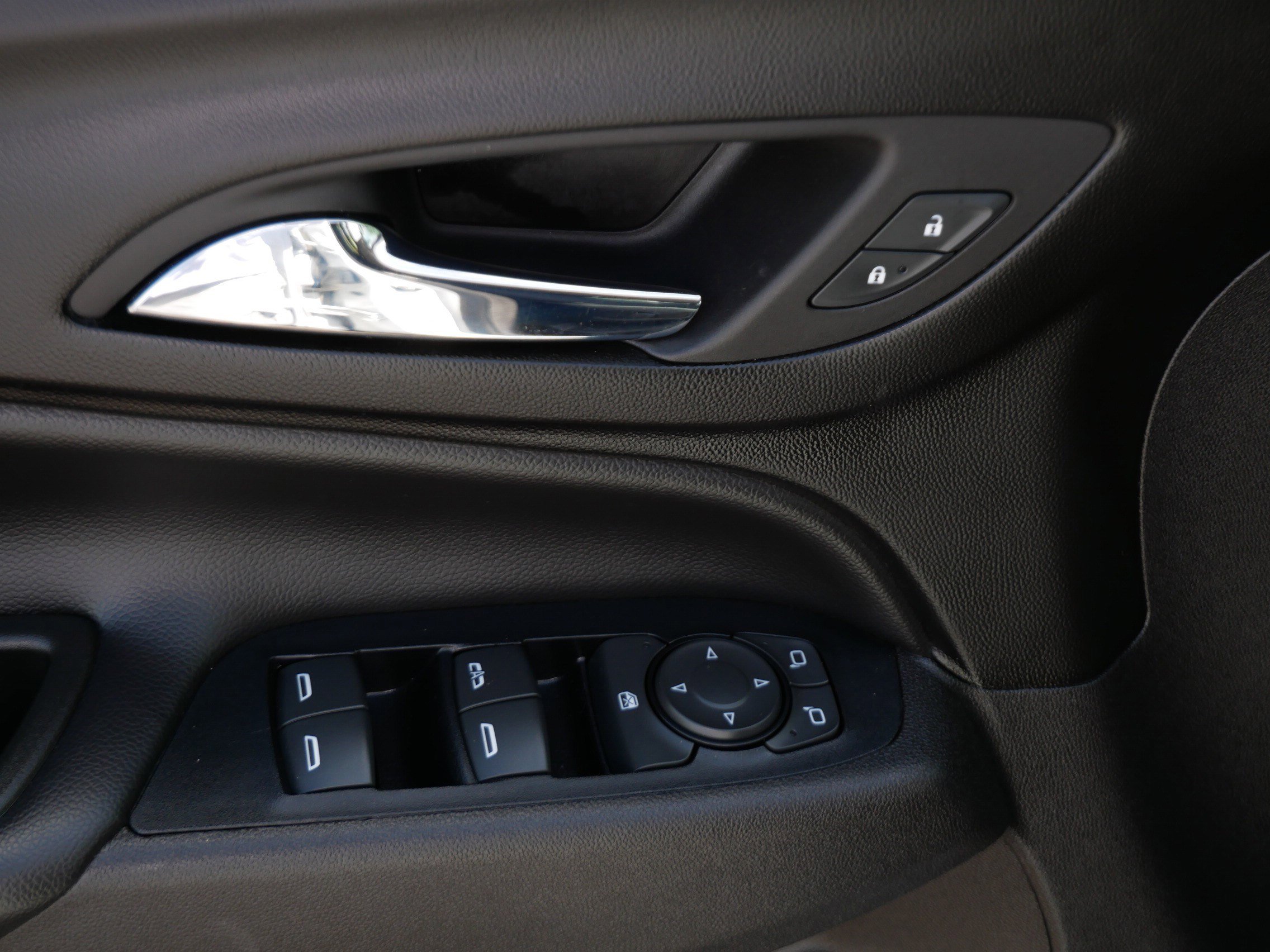 Used 2019 Chevrolet Equinox LT AWD/4WD image 19