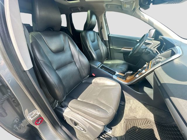 Used 2017 Volvo XC60 T5 Inscription w/ Advanced Package AWD/4WD image 32