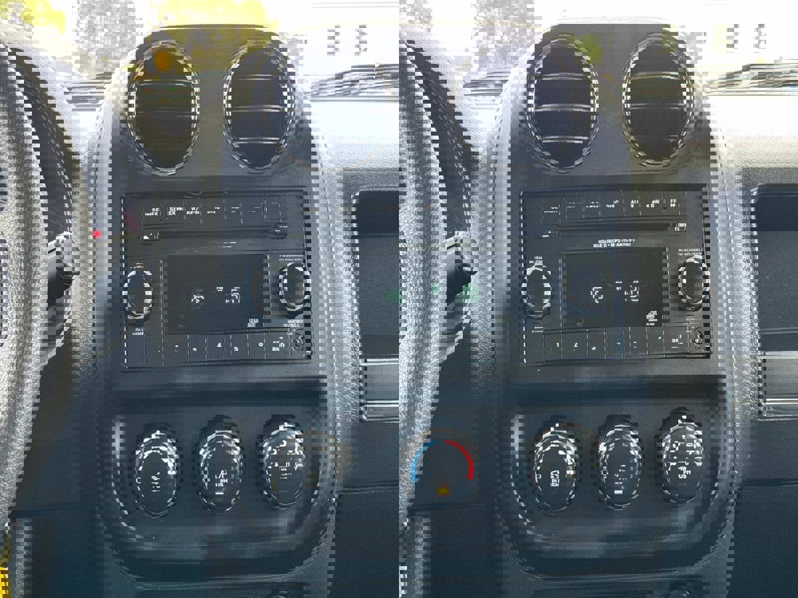 Used 2015 Jeep Patriot Sport image 10