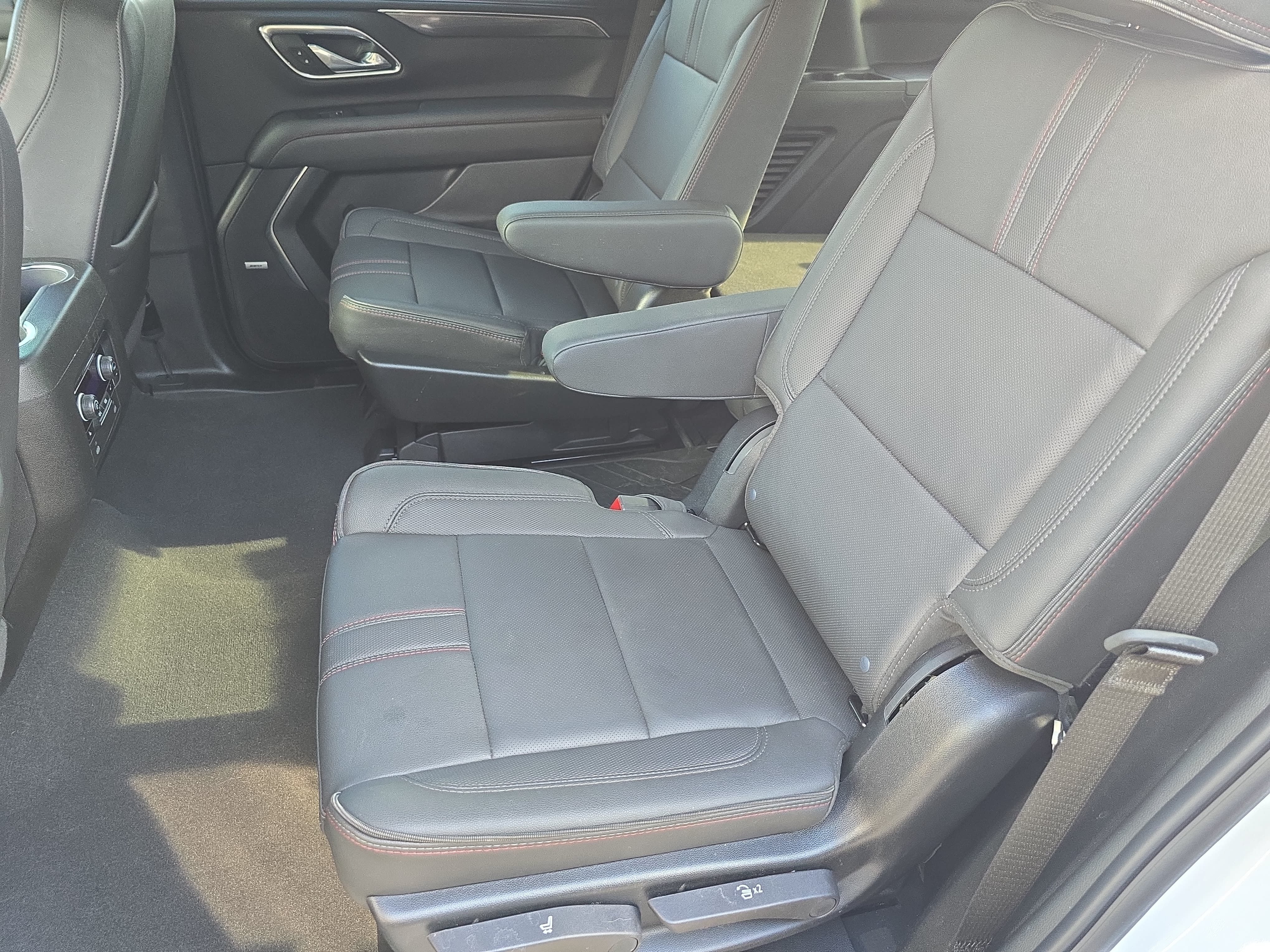 Used 2024 Chevrolet Tahoe RST w/ RST Performance Edition AWD/4WD image 16