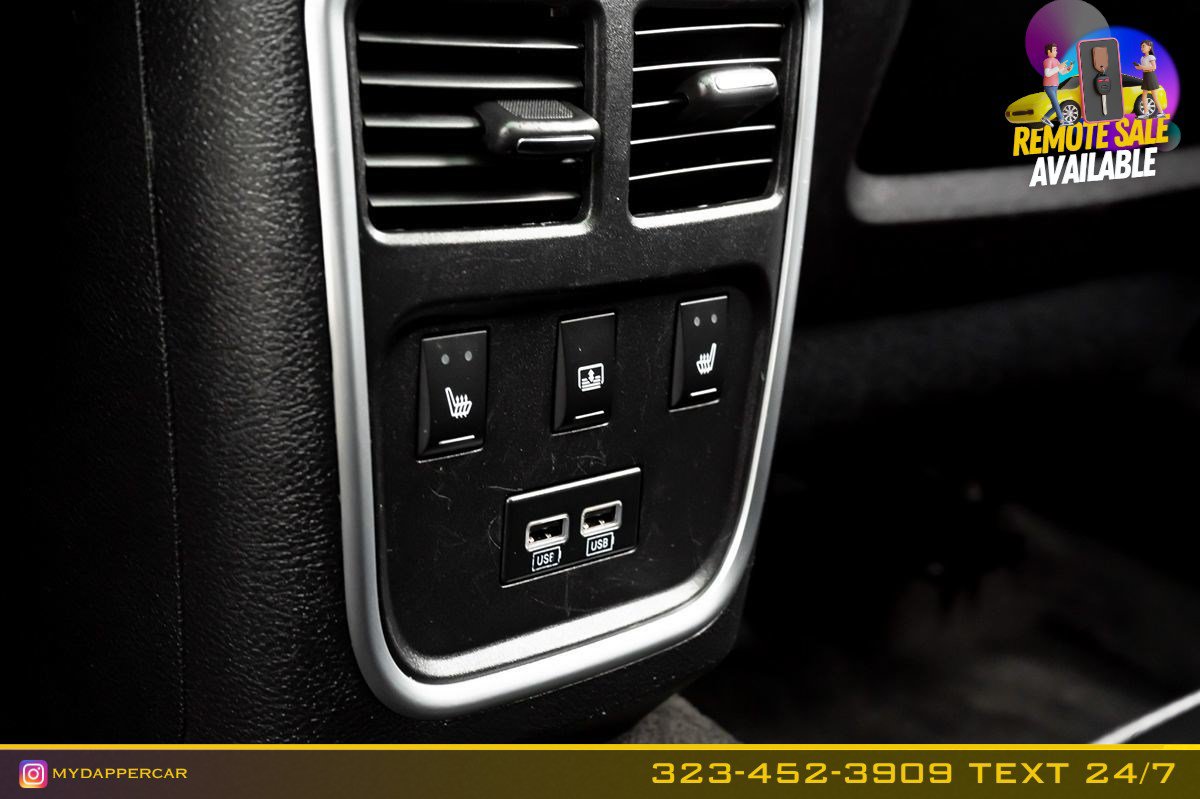Used 2016 Chrysler 300 C RWD image 15