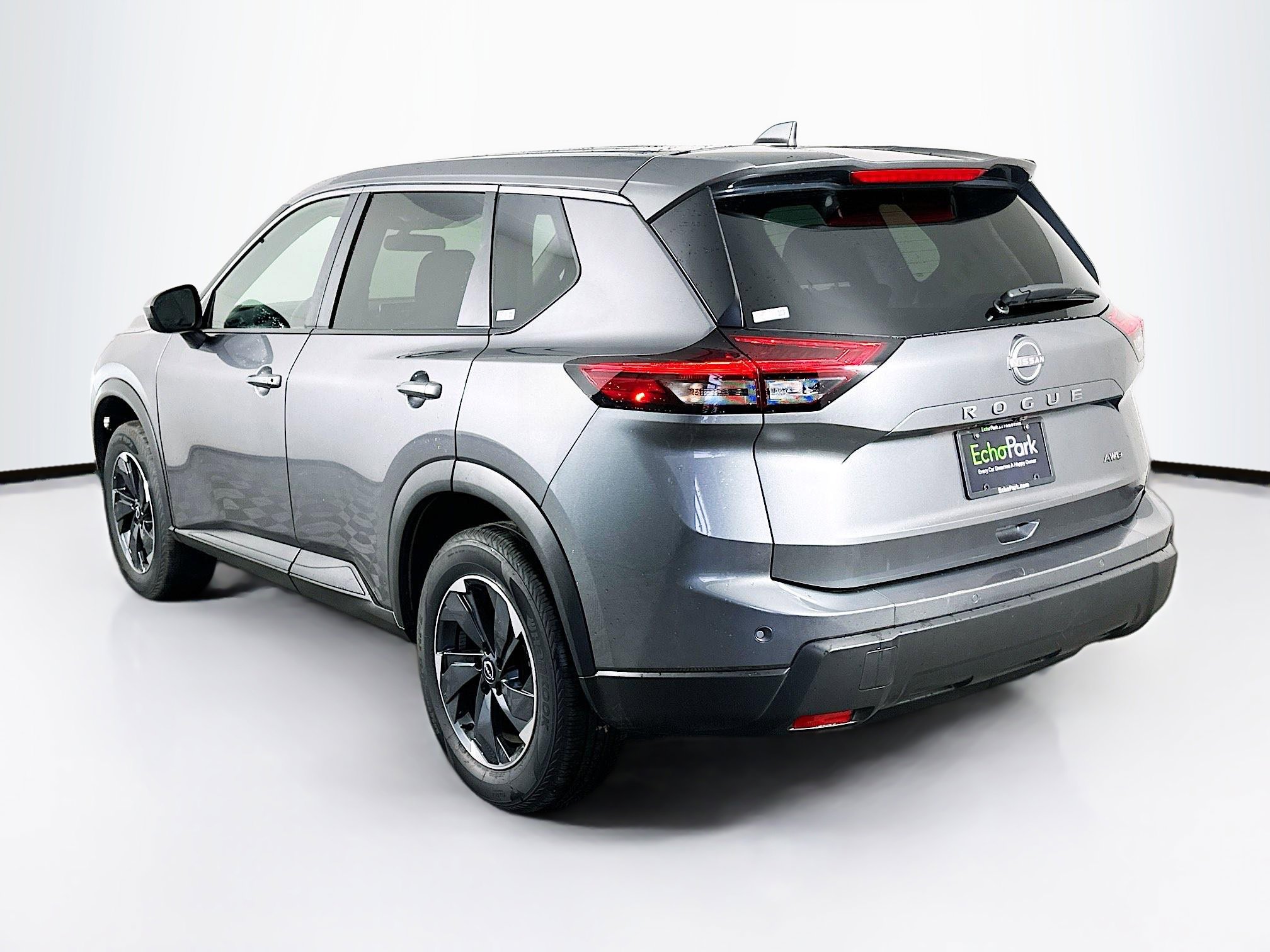 Used 2025 Nissan Rogue SV image 5