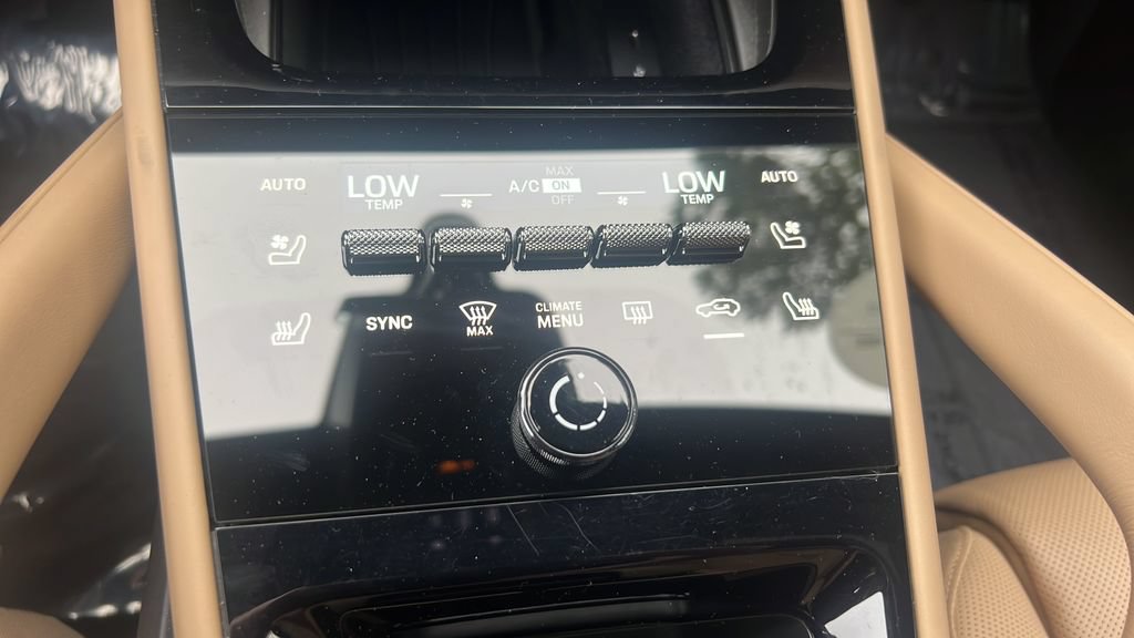 Certified 2025 Porsche Cayenne E-Hybrid AWD/4WD image 26