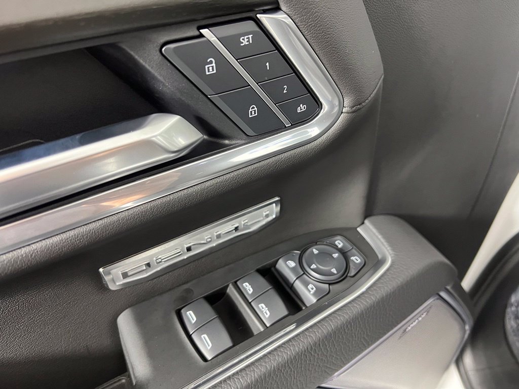 Used 2025 GMC Sierra 1500 Denali AWD/4WD image 17