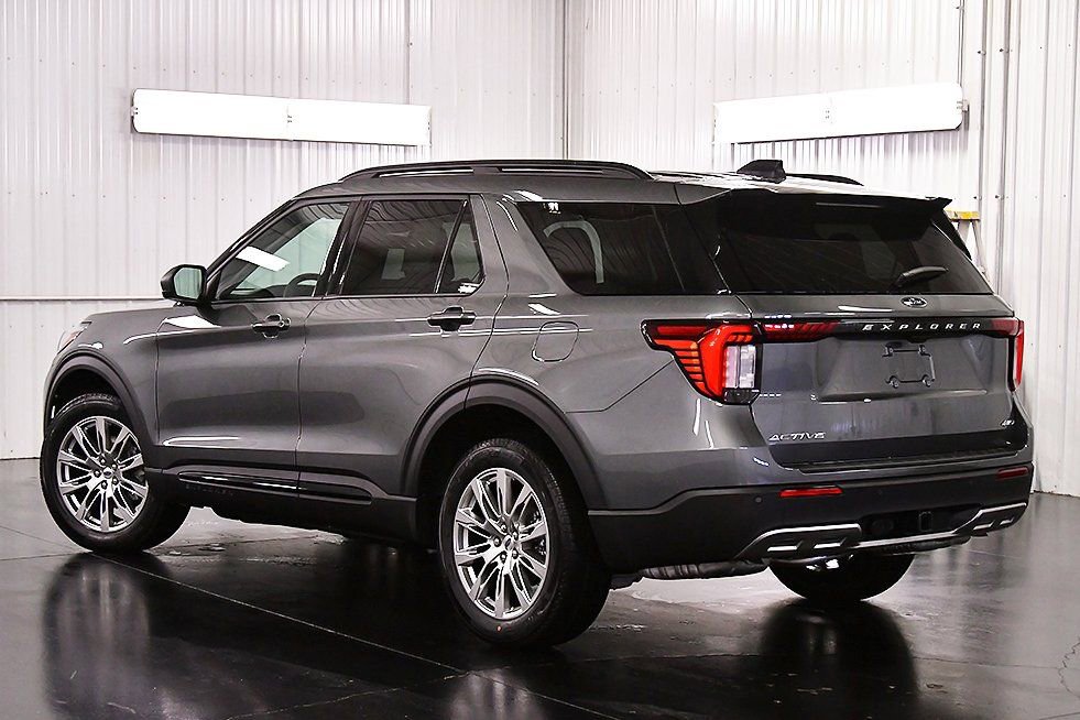 New 2026 Ford Explorer Active w/ Active Comfort Package image 5