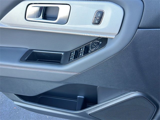 New 2025 Ford Explorer Active w/ Active Comfort Package image 21