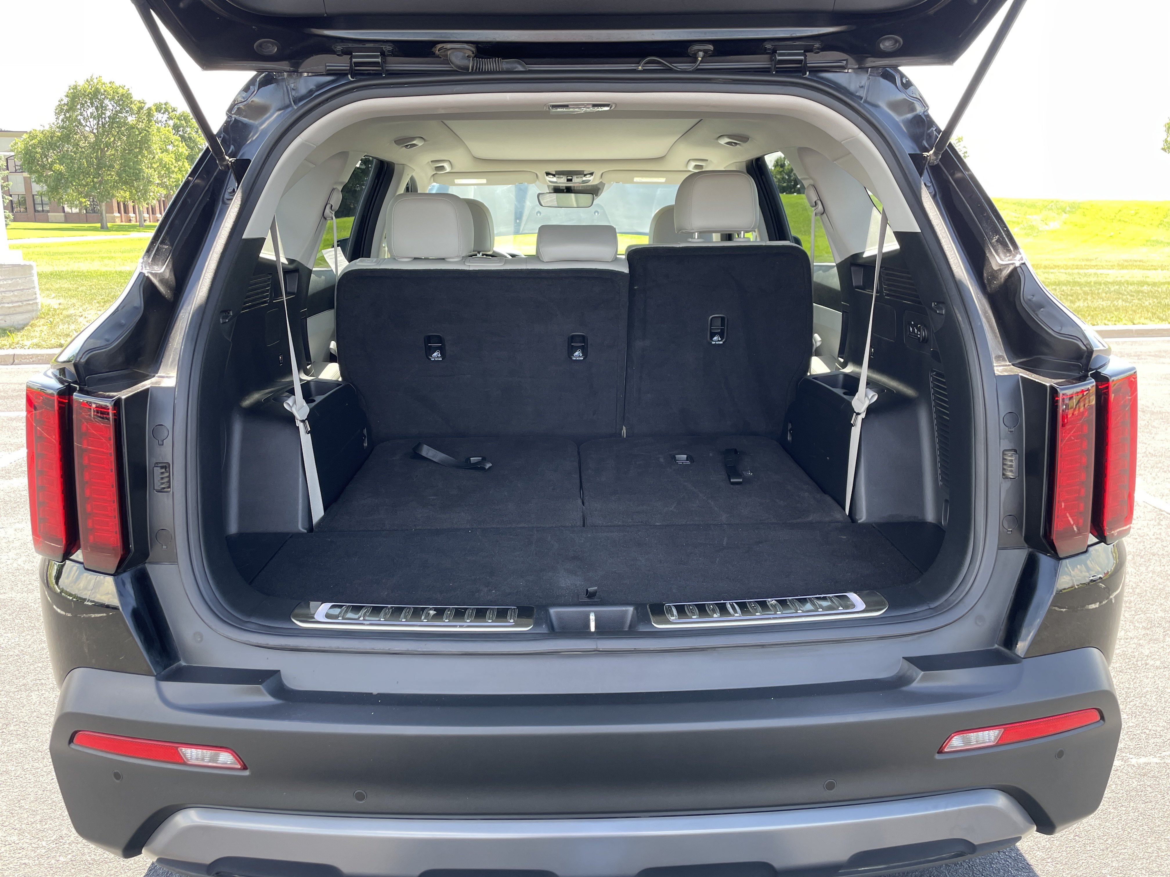 Used 2023 Kia Sorento S w/ Panoramic Sunroof Package AWD/4WD image 29