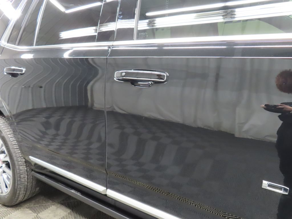 Used 2025 GMC Yukon Denali w/ Sun & Power Step Package image 33
