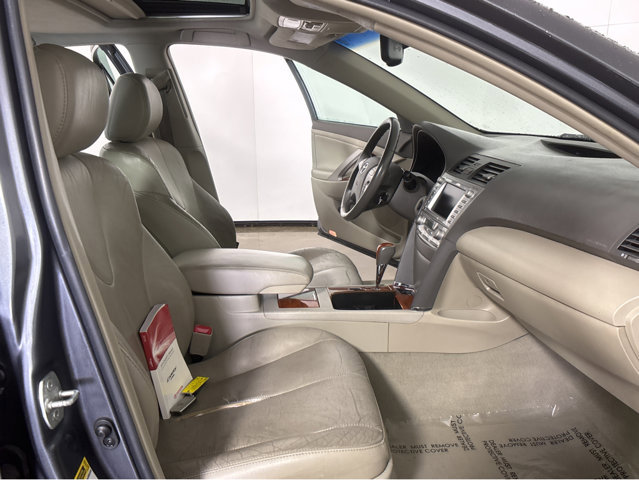 Used 2010 Toyota Camry XLE image 6