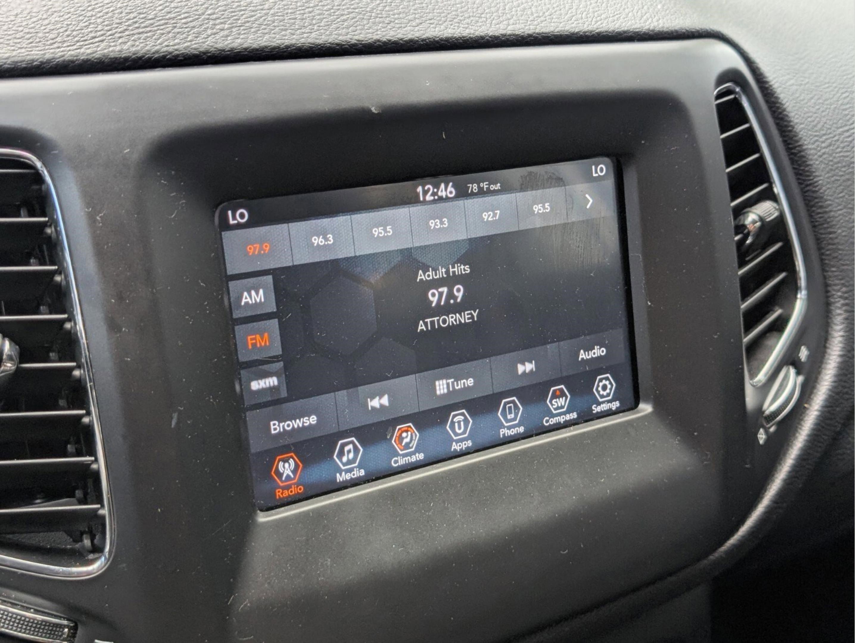 Used 2019 Jeep Compass Latitude image 40