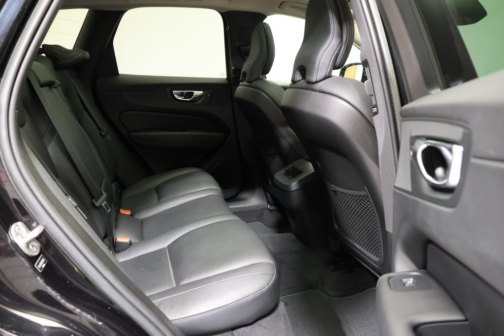 Used 2023 Volvo XC60 B5 Plus w/ Protection Package Premier AWD/4WD image 45
