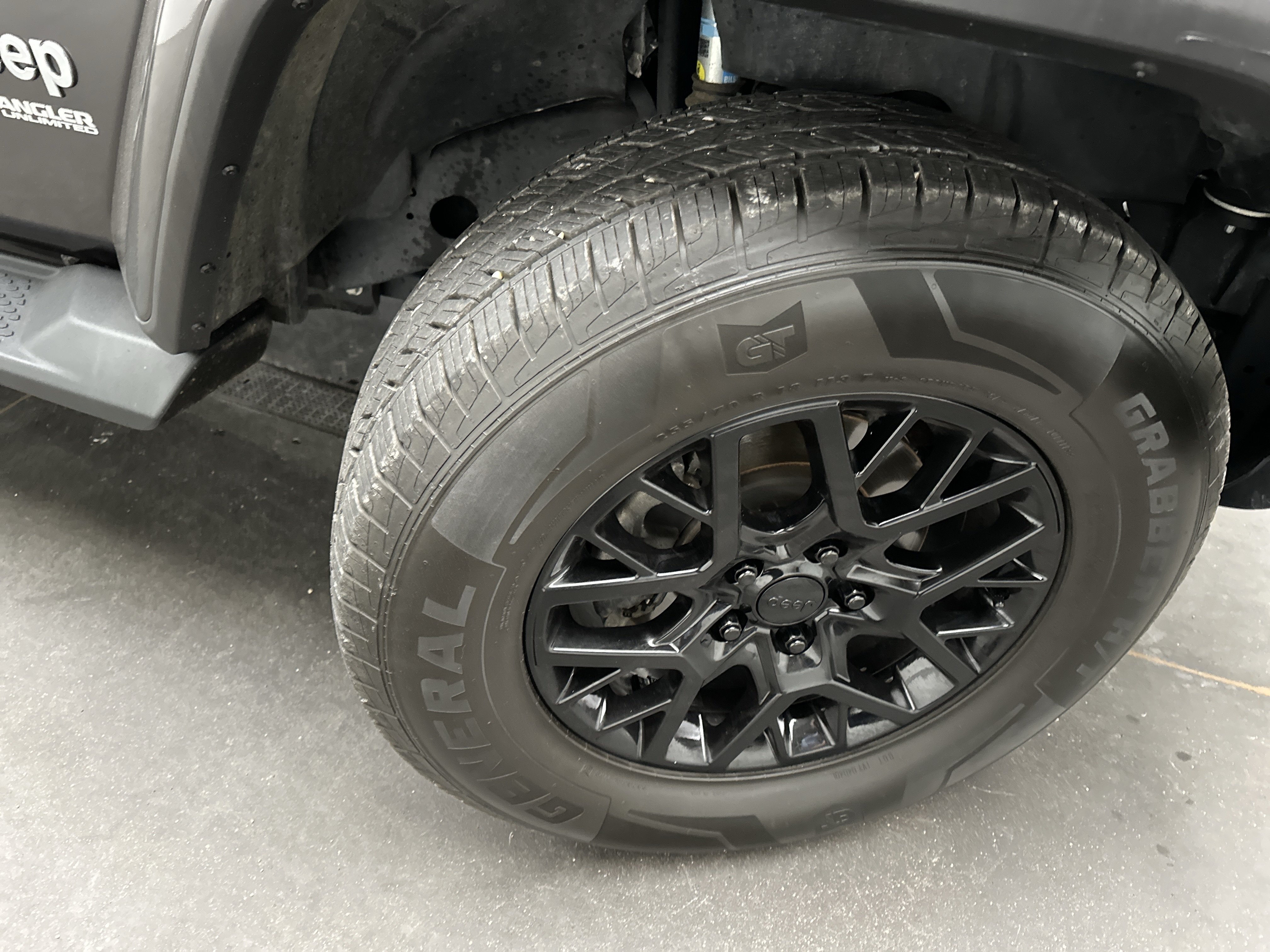 Used 2021 Jeep Wrangler Unlimited Sahara AWD/4WD image 11