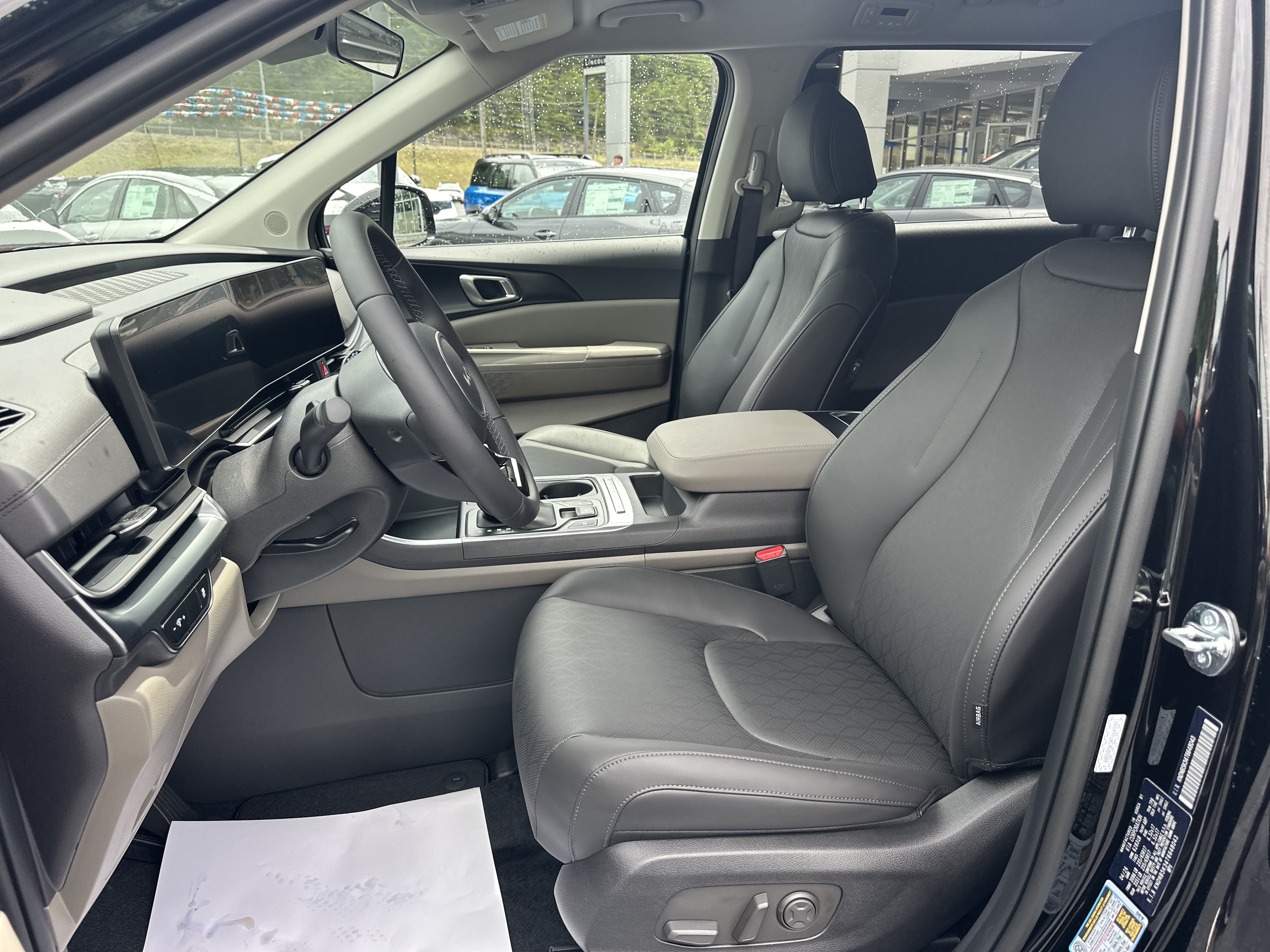 New 2026 Kia Carnival FWD image 19