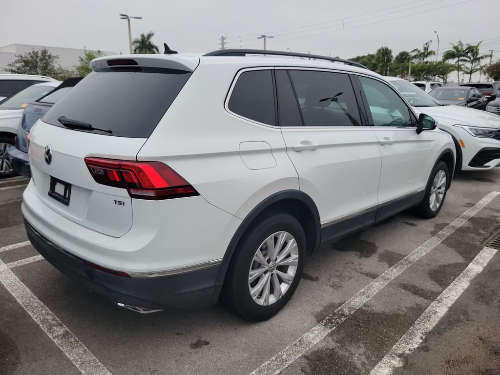 Used 2018 Volkswagen Tiguan SE w/ Panoramic Sunroof Package image 7